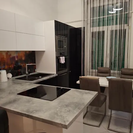 Damir Apartamento