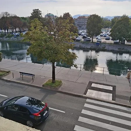 Апартаменты Damir